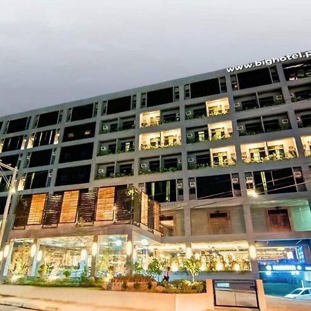 Big Hotel Cebu Stadt Exterior foto