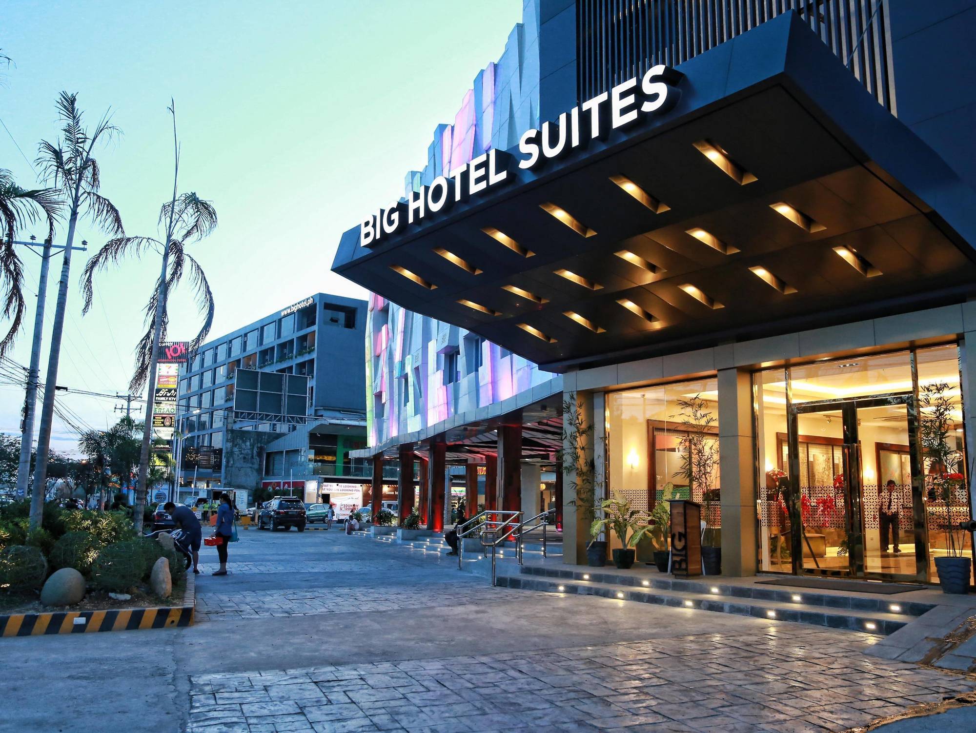 Big Hotel Cebu Stadt Exterior foto